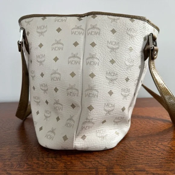 MCM Princess Lion Shopper Tote Ivory and Metallic with COA - Picture 3 of 16